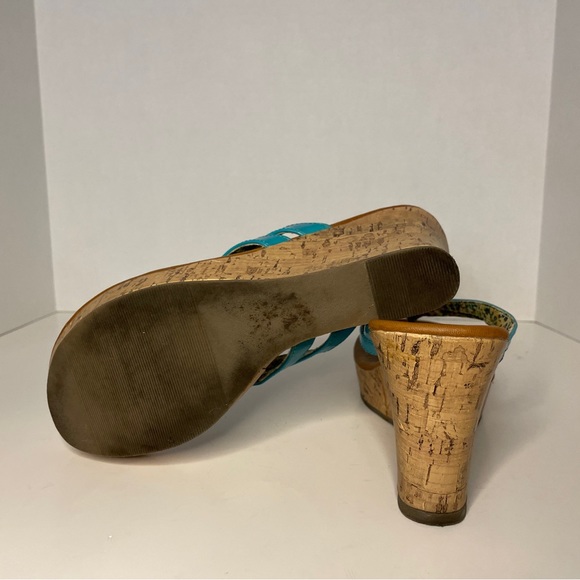 Arizona Jeans Aqua Blue/Floral Wedge Thong Sandal. Size 7.5 - Picture 5 of 6